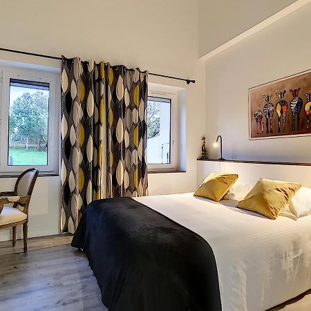 La Ferme De Pham Bed & Breakfast Belberaud ภายนอก รูปภาพ