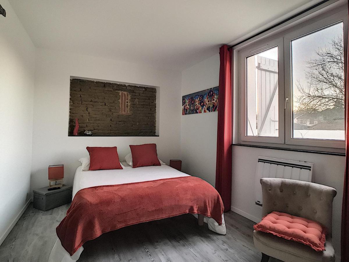 La Ferme De Pham Bed & Breakfast Belberaud ภายนอก รูปภาพ