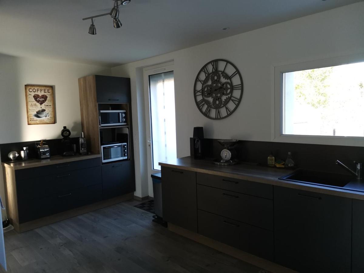 La Ferme De Pham Bed & Breakfast Belberaud ภายนอก รูปภาพ