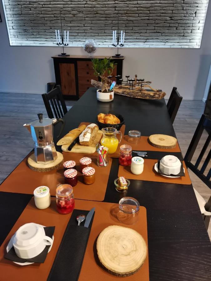 La Ferme De Pham Bed & Breakfast Belberaud ภายนอก รูปภาพ